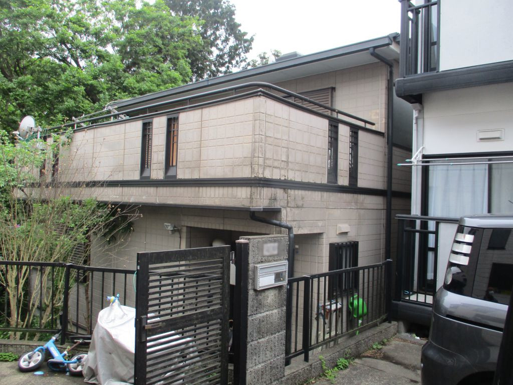 横浜市 T様邸 外壁塗装・屋根施工前1